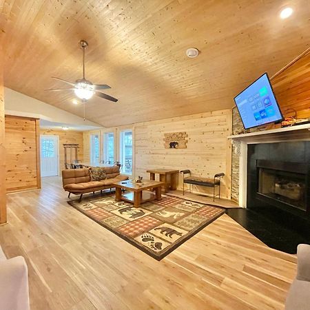 Lazy Bear Cabin Sevierville Exterior photo